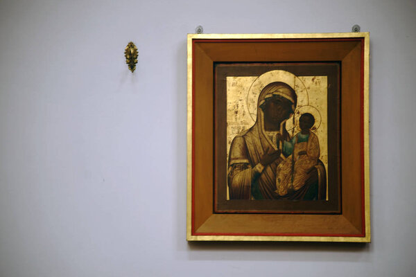 Икона церковь Св. Игнатия Майнца / Икона, изображающая Деву Марию и Младенца Иисуса в храме Св. Игнатия 9 апреля 2019 года в Майнце
