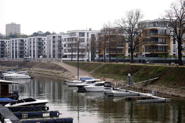 Victor Hugo Shore Mainz Motočluny Malé Jachty Vnitrozemském Přístavu Břehu — Stock fotografie