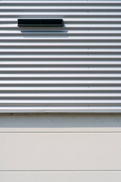 Moderní Železná Fasáda Ventilačním Otvorem Detail Povrchu Kruhové Vlnité Fasády — Stock fotografie