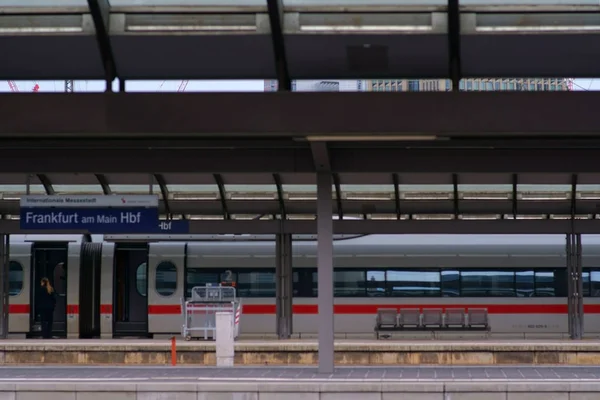 Estación Tren Frankfurt Interior Estación Principal Frankfurt Con Los Pasajeros — Foto de Stock