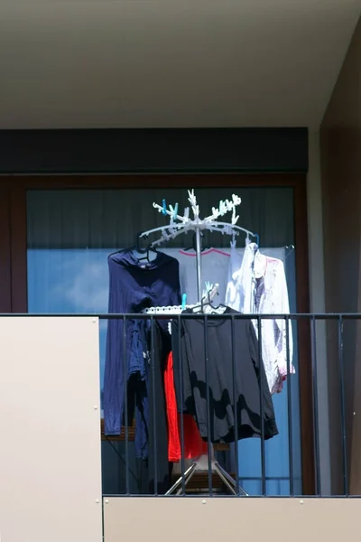 Laundry Balcony Freshly Washed Laundry Hangs Clothes Rack Standing Balcony — Stock Photo, Image