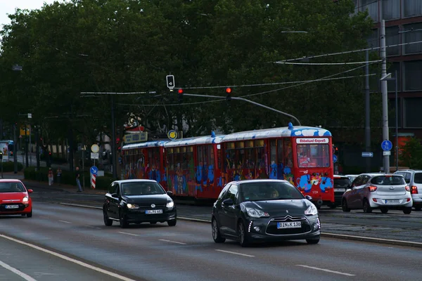 Дорожній Рух Мосту Миру Франкфурт Дорожнього Руху Eppelwei Експрес Трамвай — стокове фото