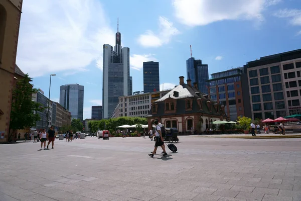 Square Front Hauptwache Frankfurt Pedestrians Visitors Strolling Town Square Front — Stock Photo, Image