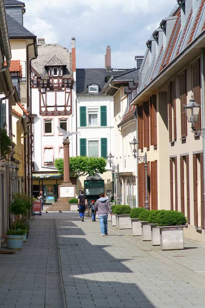 Wąska Aleja Miejscu Waisenhaus Bad Homburg Wąska Aleja Zabytkowymi Domami — Zdjęcie stockowe