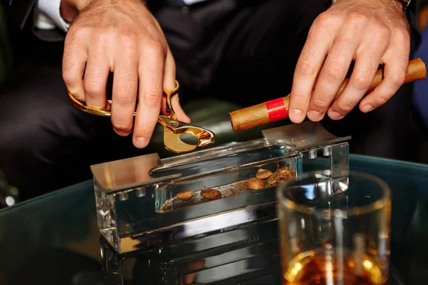 adam bir puro ihbar keser