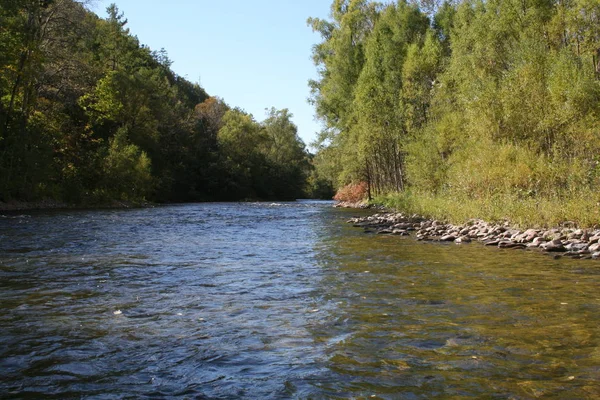 Calme Rivière Montagne Rivière Entre Montagnes Rivière Contre Montagnes — Photo