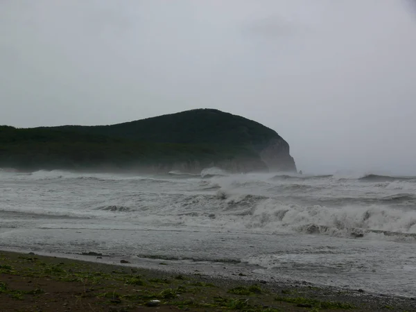 Burza Piorunami Burzowe Morze Nagie Skały — Zdjęcie stockowe