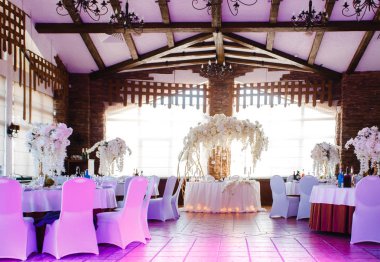 oda bir düğün için dekore