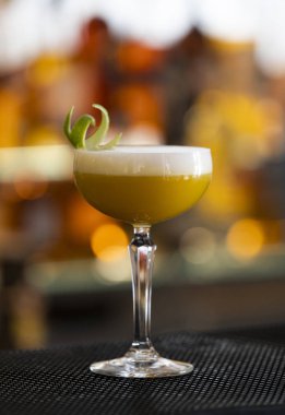 Gece kulübünde kokteyl