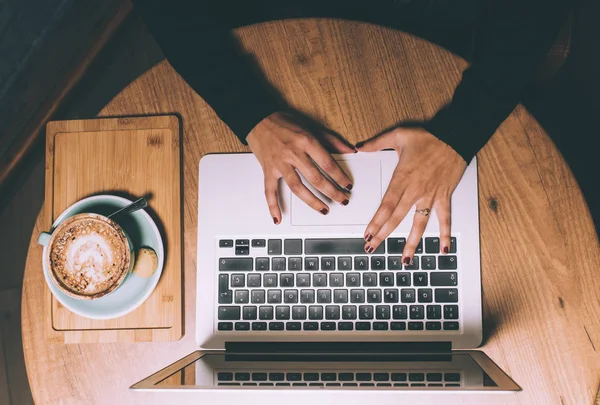 Woman Hands Typing Laptop Coffee Royalty Free Stock Photos