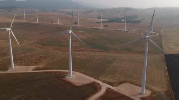 Вид Воздуха Наземную Ветряную Электростанцию Испании Солнечный День — стоковое видео