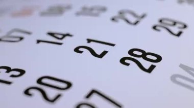 Bir takvimde 21 numaralı çapraz la işaretleme