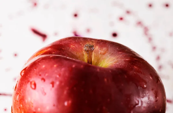 Czerwone jabłko studio strzał — Zdjęcie stockowe