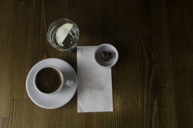 bir fincan kahve servisi için hazır