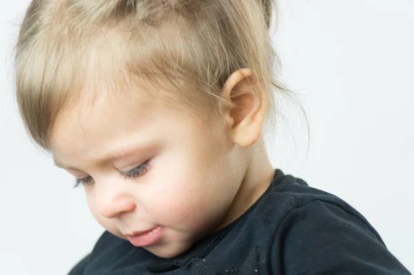 Portrait of a little girl with green eyes — Stock Photo, Image