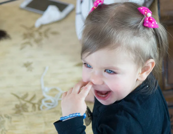 Portrait of a little girl with green eyes — Stock Photo, Image