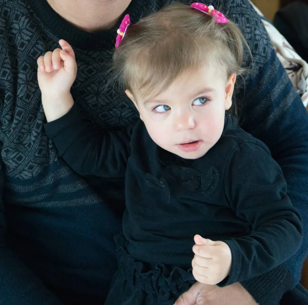 Portrait of a little girl with green eyes — Stock Photo, Image