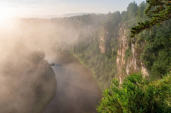 Niebla Mañana Eleva Sobre Cañón Del Río Paisaje Imágenes De Stock Sin Royalties Gratis