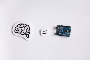 Ternopil, Ukrayna - 19 Nisan 2019: Arduino Uno. Mikro kontrolör. Teknoloji. Elektronik bilgi işlem makinesi. Kavram. Yüksek zeka. Beyin.