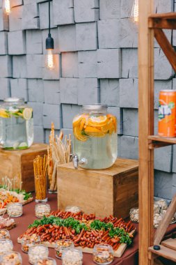 El yapımı limonata ile düğün şeker Bar