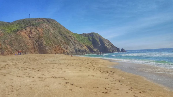 日当たりの良い西海岸米国のビーチ — ストック写真