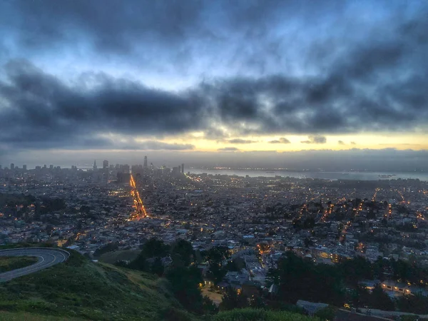 Solnedgång över San Francisco — Stockfoto