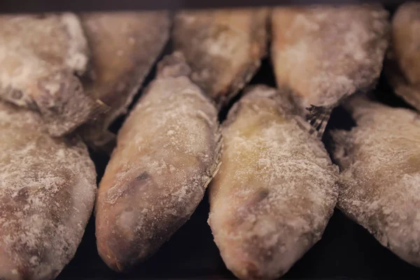 Carne Crua Talho Peixe Inteiro Congelado — Fotografia de Stock