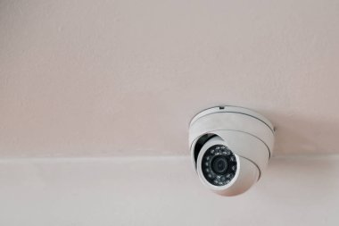Bir beyaz tavan kayıt güvenlik CCTV kamera