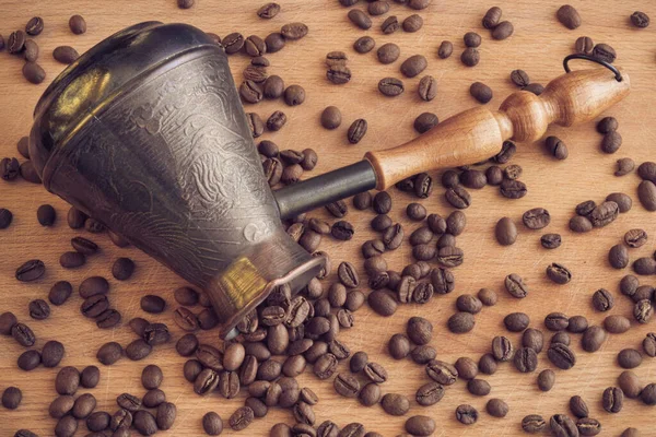 Caffè Naturale Aromatico Non Schiacciato Dallo Tsezh Versato Una Superficie — Foto Stock
