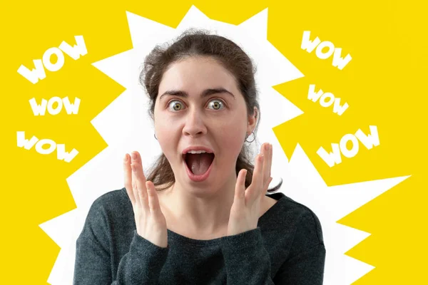 Young Woman Opened Her Mouth Surprise Yellow Background Concept Advertising — Stock Photo, Image