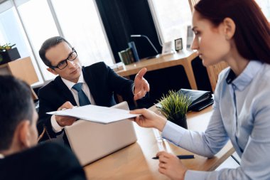 kadın evlilik dağılmasından anlaşması yetişkin çift boşandı