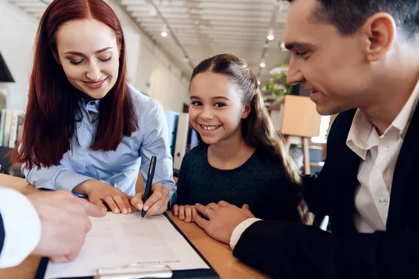 Lawyer Showing Mother Signing Documents Office — Stock Photo, Image