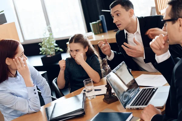 Zwei Eltern Kämpfen Während Der Scheidung Ihr Kind Registrierung Der — Stockfoto