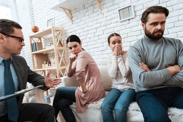 Girl Worried Because Angry Mother Upset Father Refuse Talking Family — Stock Photo, Image