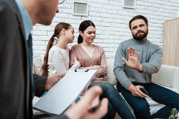 Adult Bearded Man Rejecting Advice Family Psychologist — Stock Photo, Image