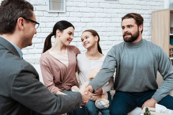 Adult Man Shaking Hands Family Psychologist Who Helped Solving Problem — Stock Photo, Image