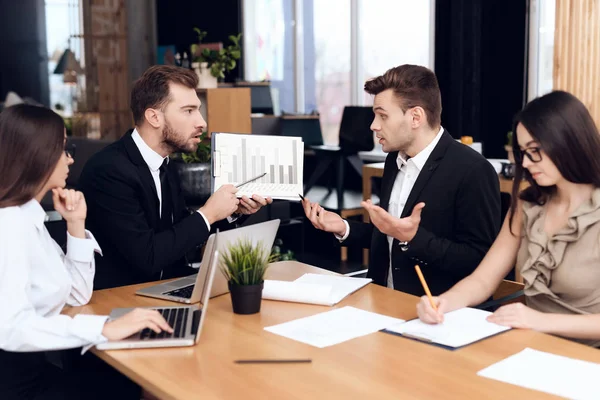 Employees Company Hold Meeting Table Dressed Business Suits Talk Business — Fotografia de Stock