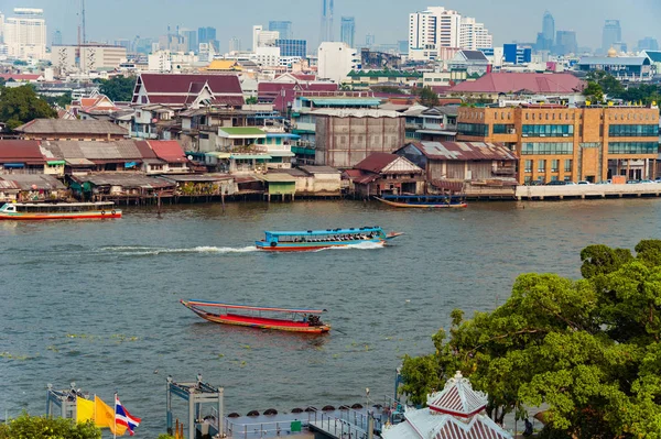 长尾船在曼谷的河上 曼谷的城市景观 — 图库照片
