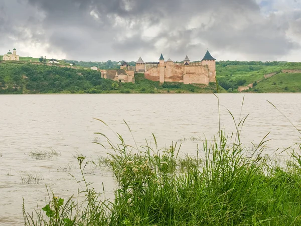 Fortaleza Khotyn Construida Siglo Xiv Vista Fortaleza Desde Orilla Izquierda — Foto de Stock