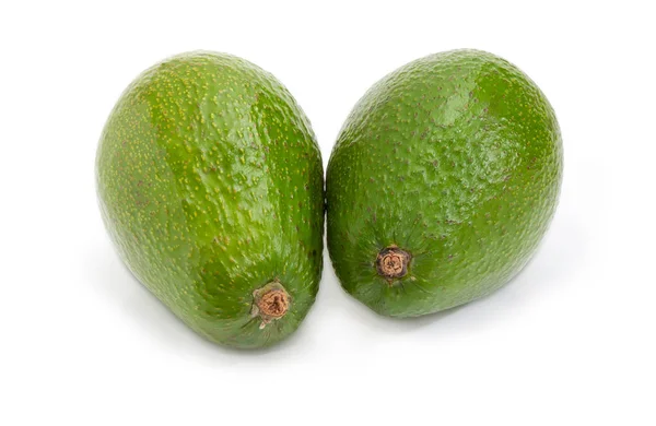 Twee Hele Groen Gevilde Peervormige Avocado Fruit Een Witte Achtergrond — Stockfoto