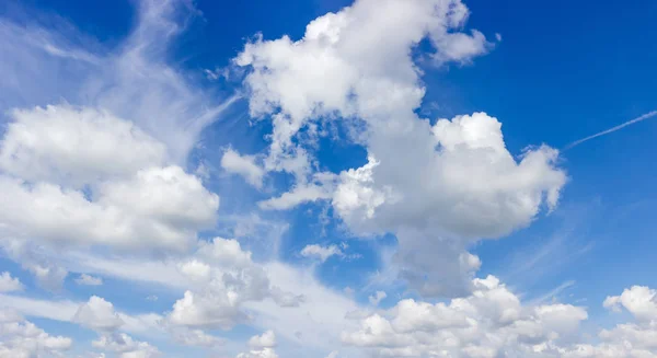 Panorama Över Ett Fragment Himlen Med Cirrus Och Cumulus Moln — Stockfoto