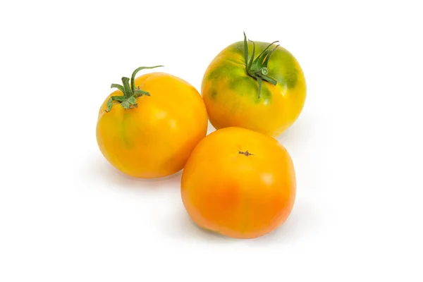 Seluruh Tomat Kuning Matang Pada Latar Belakang Putih — Stok Foto