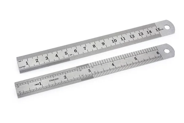 Två Metall Mäta Linjaler Centimeter Och Inches Vit Bakgrund — Stockfoto