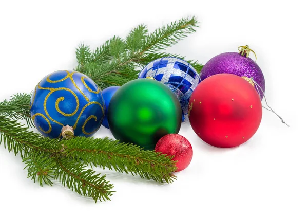 Christmas Bollar Olika Storlekar Och Färger Bland Levande Grenar Gran — Stockfoto