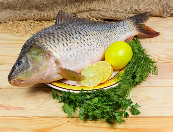 Råa Urtagen Karp Med Skalade Skalor Och Förberett För Sin — Stockfoto