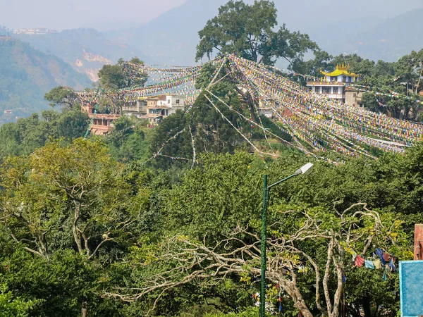 Zachodnia Część Wzgórza Dargjeling Klasztoru Flagi Modlitewne Widok Swayambhunath Dolinie — Zdjęcie stockowe