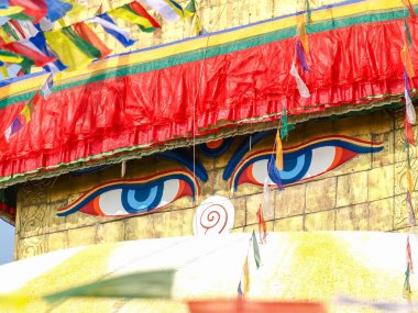Buda'nın gözleri Boudhanath Stupa yakın çekim, Katmandu, Nepal spire kaide üzerinde