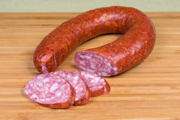 Deels Gesneden Gekookte Gerookte Varkensworst Bekend Als Bologna Worst Natuurlijke — Stockfoto