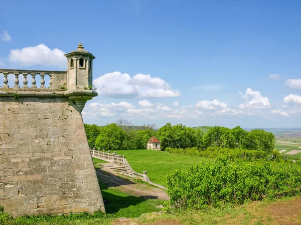 Torre di guardia sul bastione del castello di Pidhirtsi del XVII secolo, Ucraina — Foto Stock