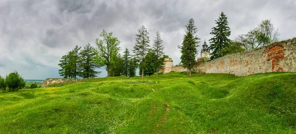 XV wieku dawny klasztor Dominikanów w Podkamień, Lviv Oblast, Ukraine — Zdjęcie stockowe